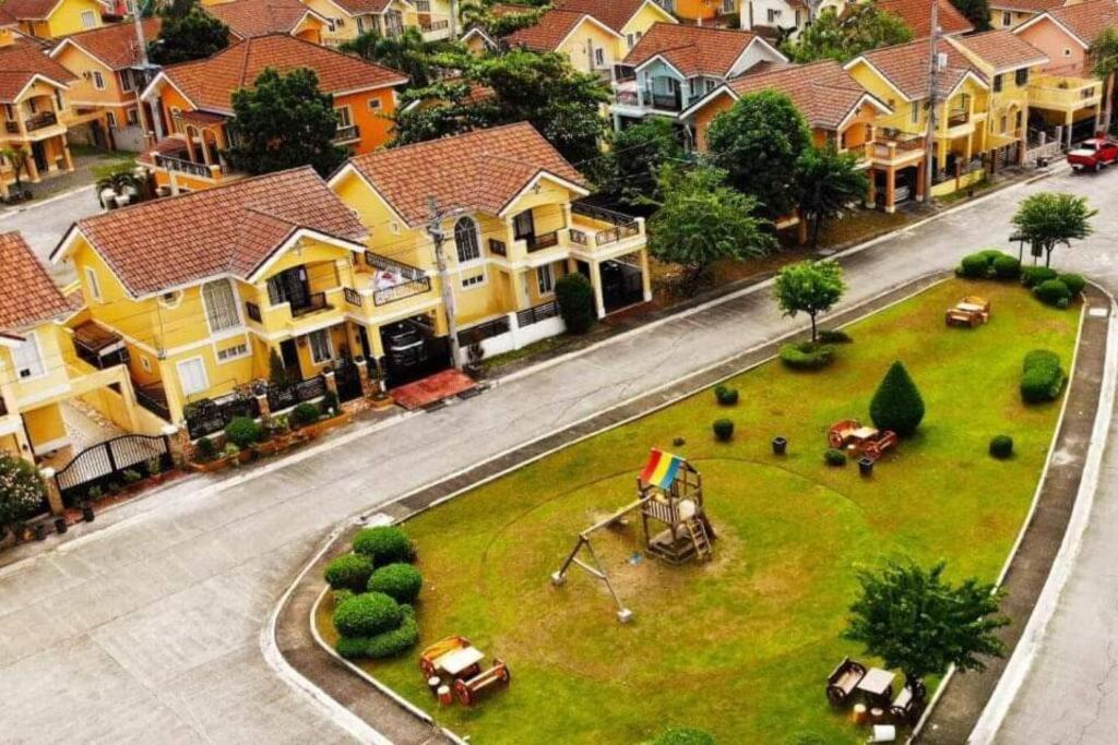 A Cozy 2-Bedroom Home In Malolos - Prime Location Exterior photo